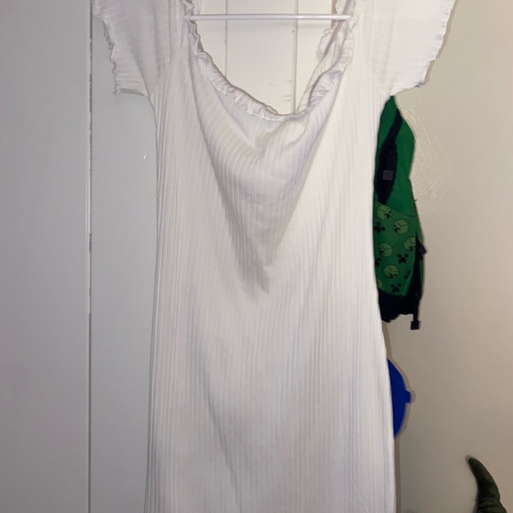 White dress - Picture 2 of 3